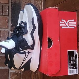 Nike Kyrie Infinity TB